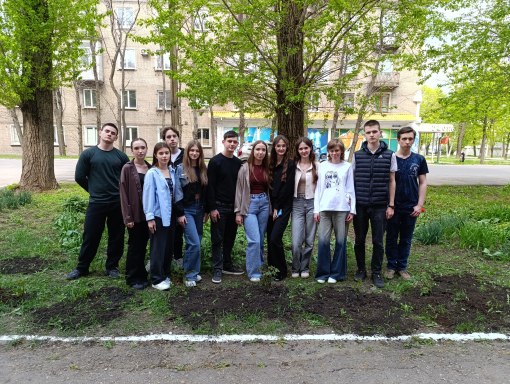 Розы от выпускников.